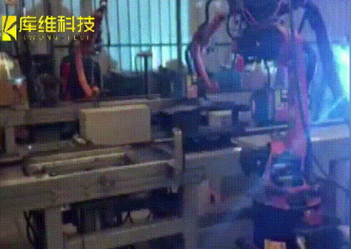 機器人焊接生產(chǎn)線比焊接專機生產(chǎn)線好在哪?總結(jié)了這兩點